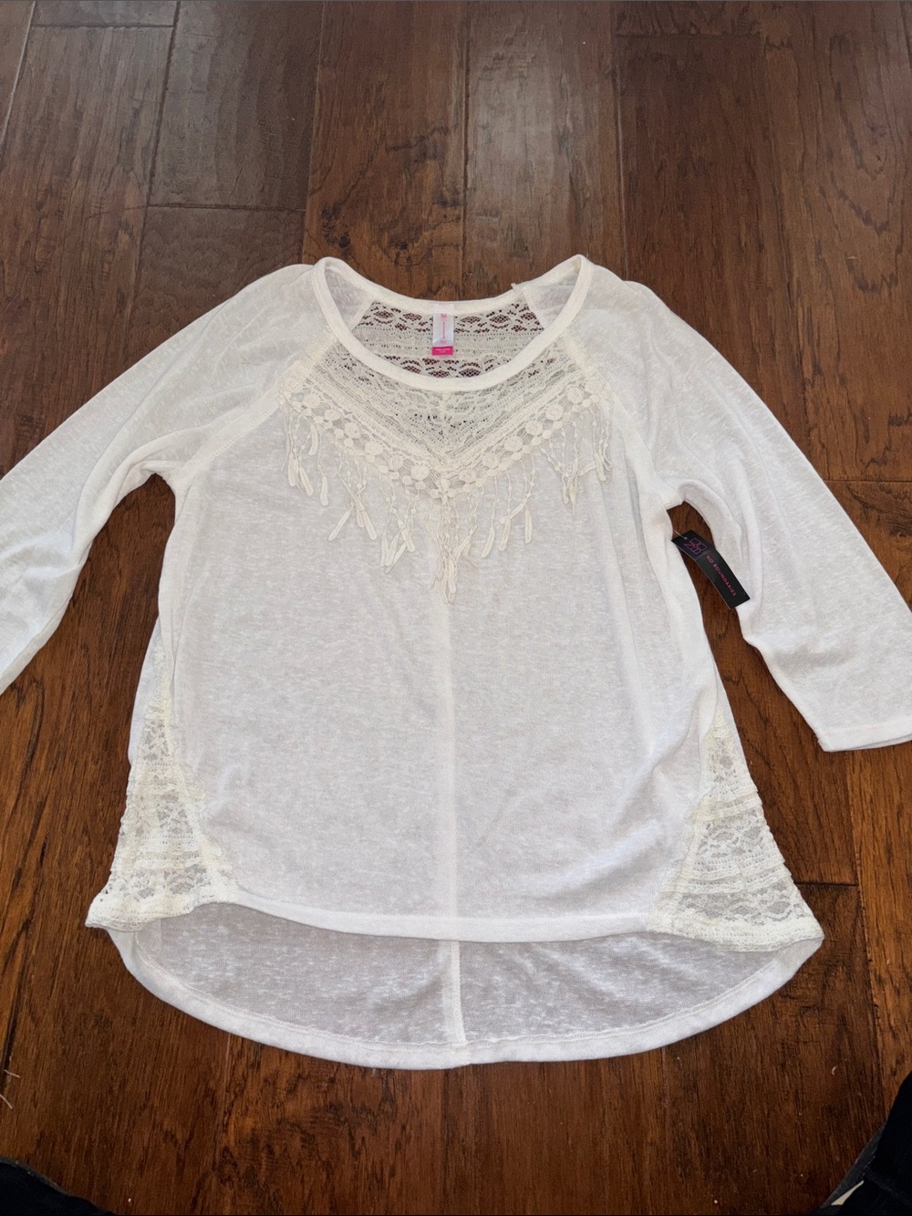 NWT White Lace Trim Raglan Top